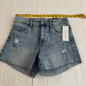 NWT Women short